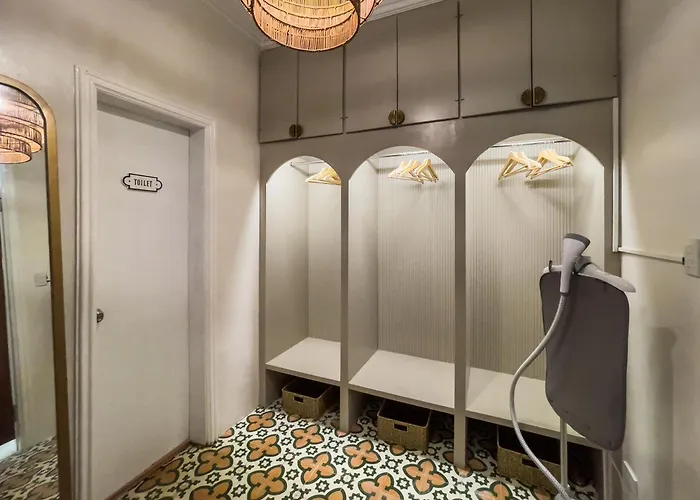 Miranamin M A P I L I G - Private In Historic With Unique View, Self-service Breakfast, Indoor Plunge Pool, Rooftop, Shared Kitchen Apartment