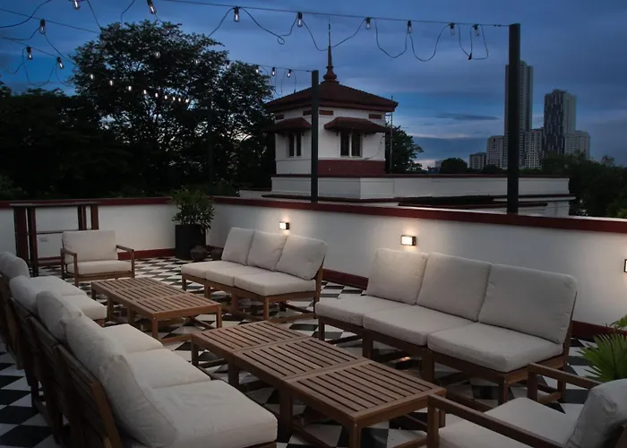 Apartment Miranamin M A P I L I G - Private In Historic With Unique View, Self-service Breakfast, Indoor Plunge Pool, Rooftop, Shared Kitchen Manila