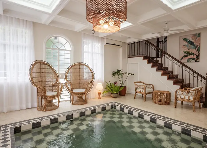 Miranamin M A P I L I G - Private In Historic With Unique View, Self-service Breakfast, Indoor Plunge Pool, Rooftop, Shared Kitchen Manila